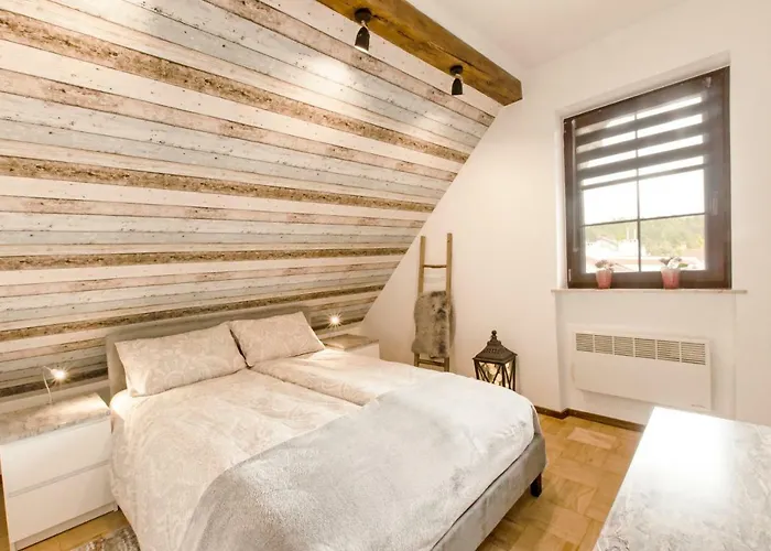 World In غدينيا