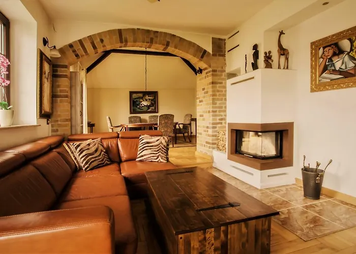 World In غدينيا